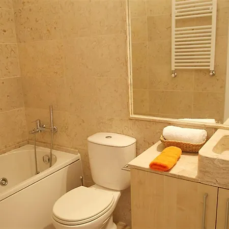Lovely 3 Bedroom In Apartmán Lisboa