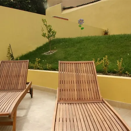 Lovely 3 Bedroom In Apartmán